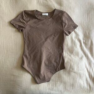 Aritzia Babaton Short Sleeve Bodysuit